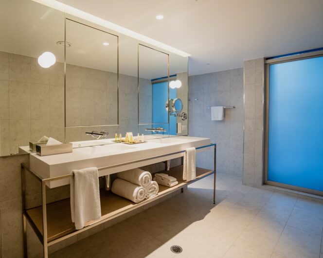 Parmelia Hilton – Bathroom