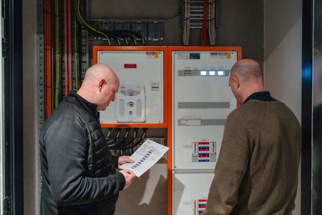 46-INSIGHTELECTRICAL-COMMOTIONMEDIA